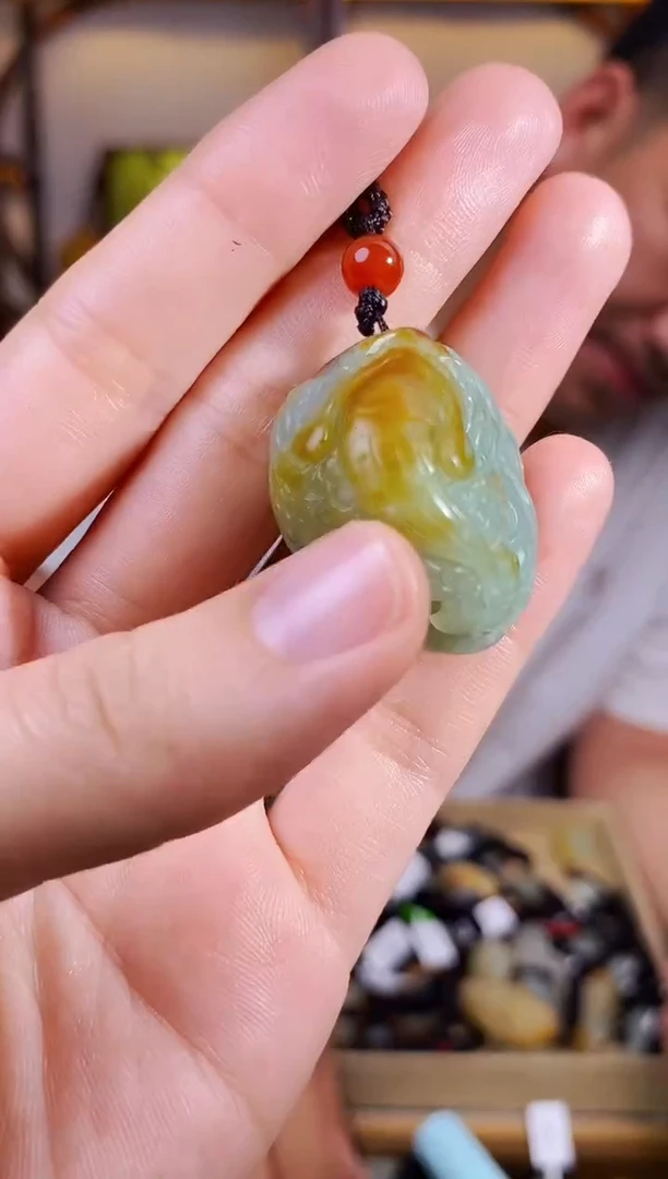 和田玉未镶嵌颈饰1