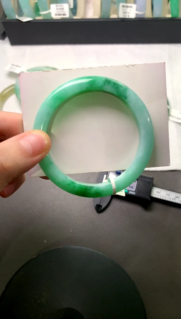 未镶嵌手镯翡翠57*9.6*8.1