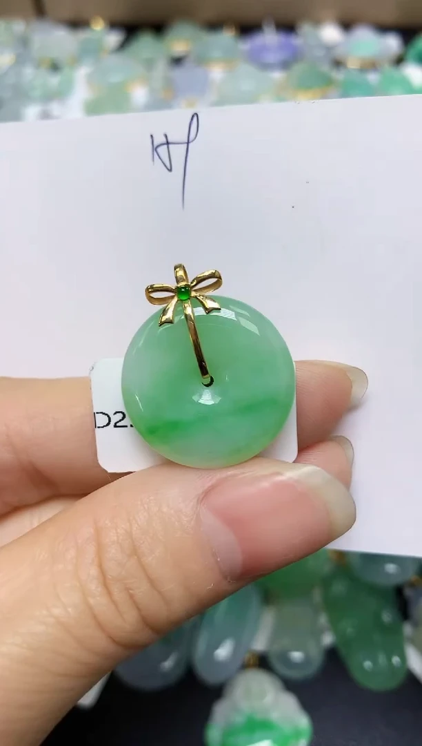 翡翠18K金镶嵌颈饰 天然翡翠A货