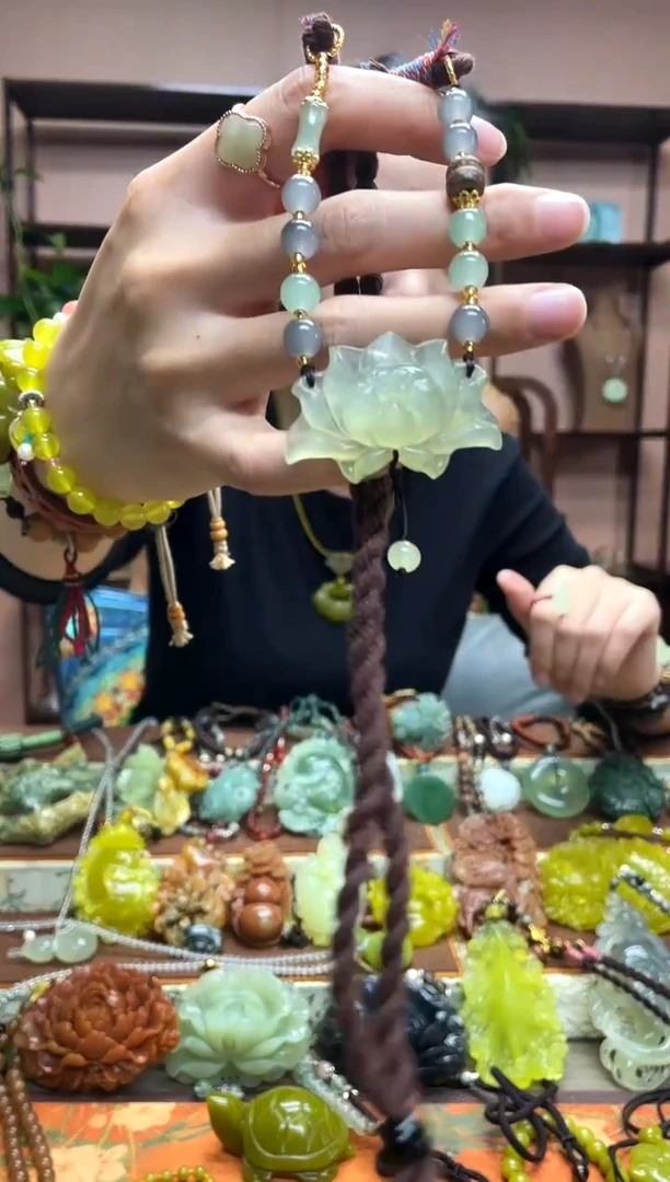 未镶嵌岫玉吊坠·1