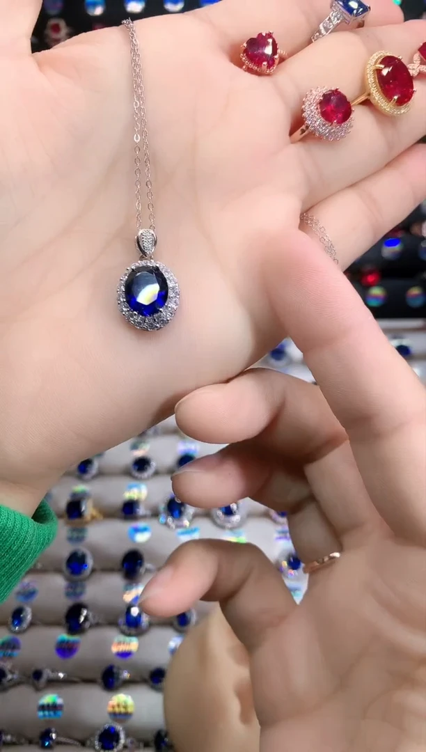 【闪购商品】蓝宝石吊坠(赠链)银S925镶嵌银色