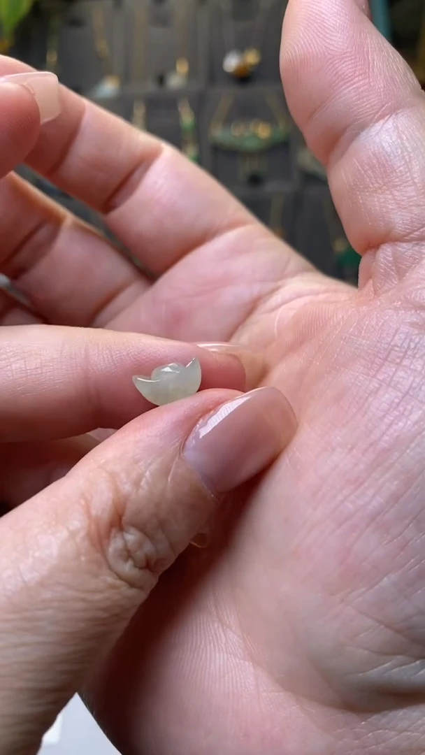 颈饰未镶嵌翡翠净货40248