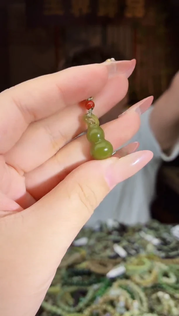 和田玉未镶嵌颈饰拍一发一