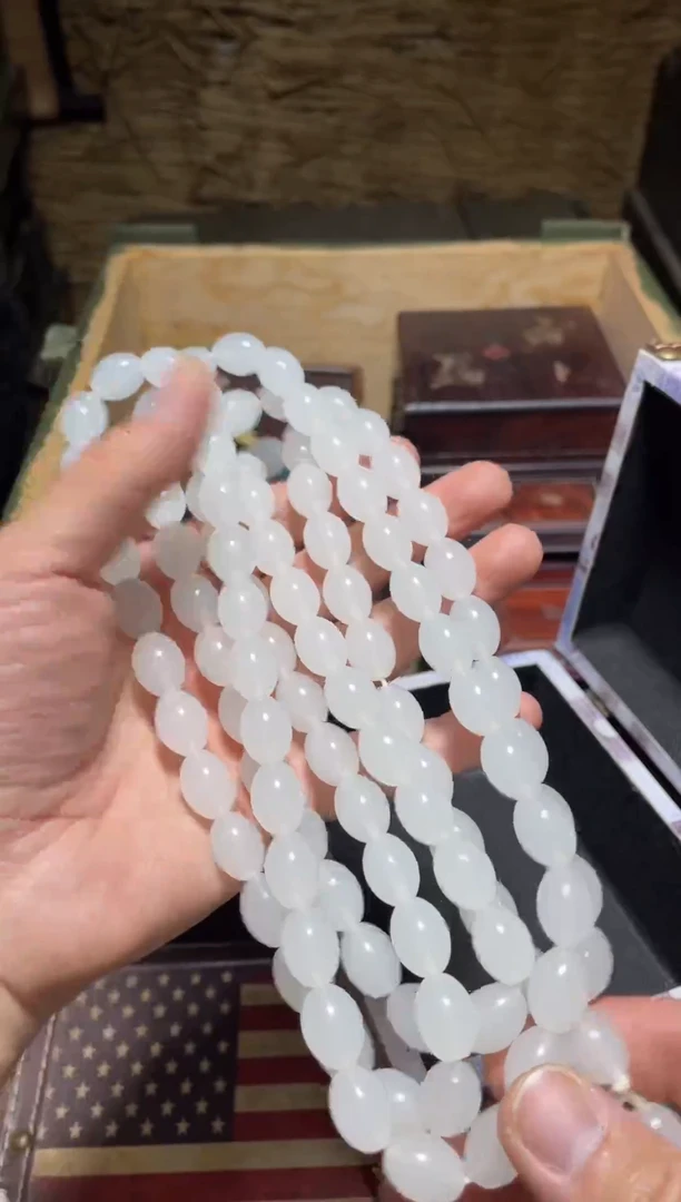 【闪购商品】白米粒项链1件