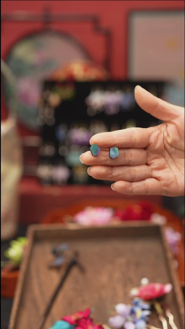 刺绣每****白非遗绒花饰品