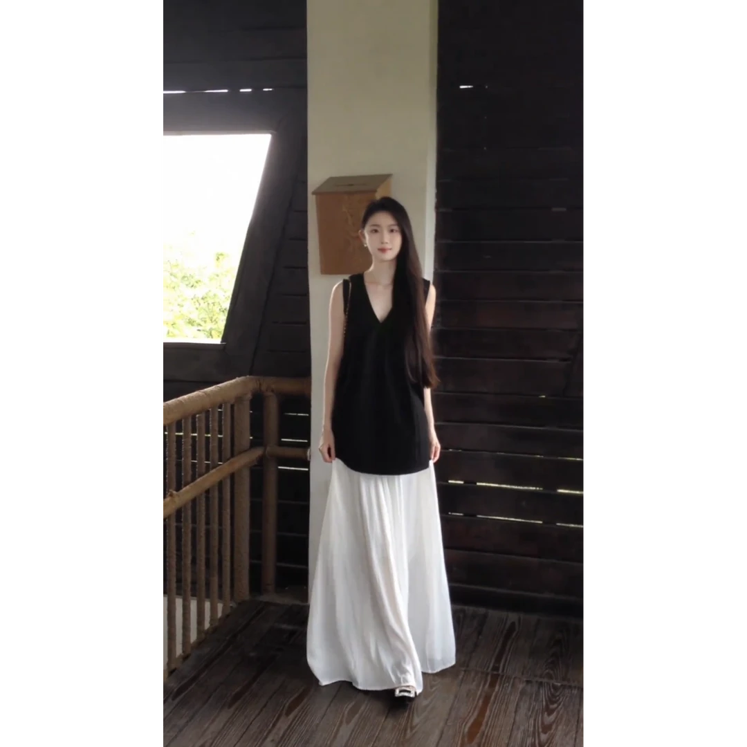 MARIE.COCO韩风时髦感V领背心上衣黑色娃娃衫垂感半身裙休闲套装