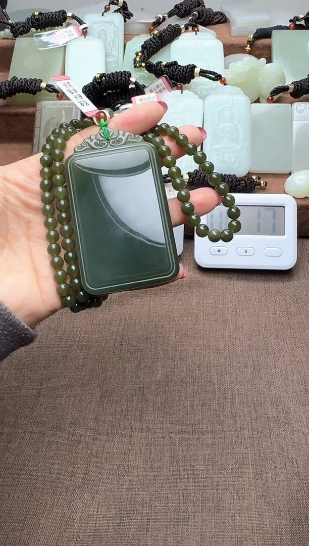 颈饰未镶嵌和田玉1