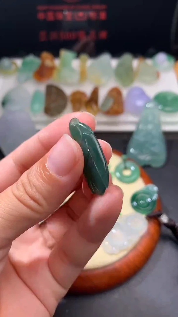 未镶嵌定制翡翠