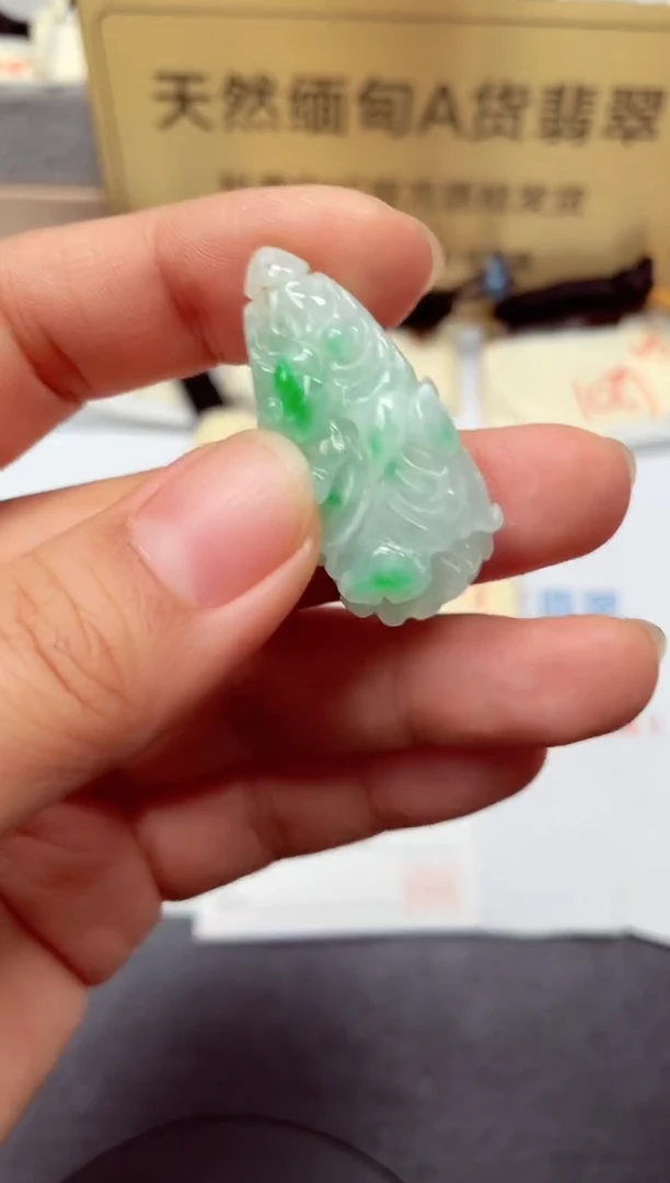 颈饰未镶嵌翡翠天然缅甸翡翠A货