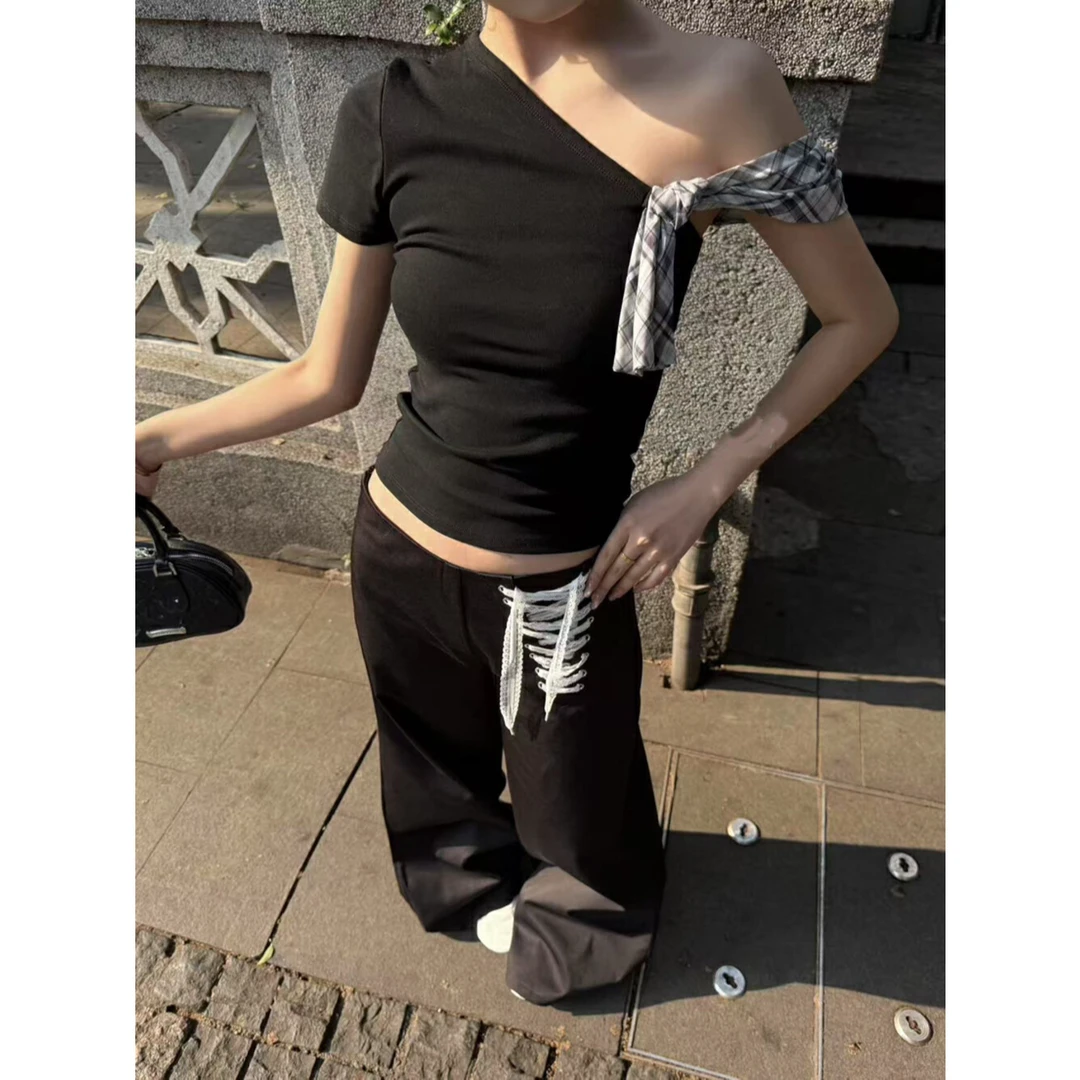 百搭格纹蝴蝶结斜肩不规则短袖+设计感简约风百搭拖地裤子套装女