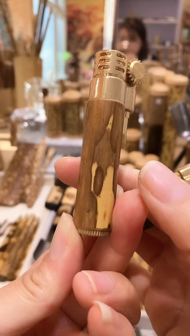 【闪购商品】梅妃竹精品火机一个