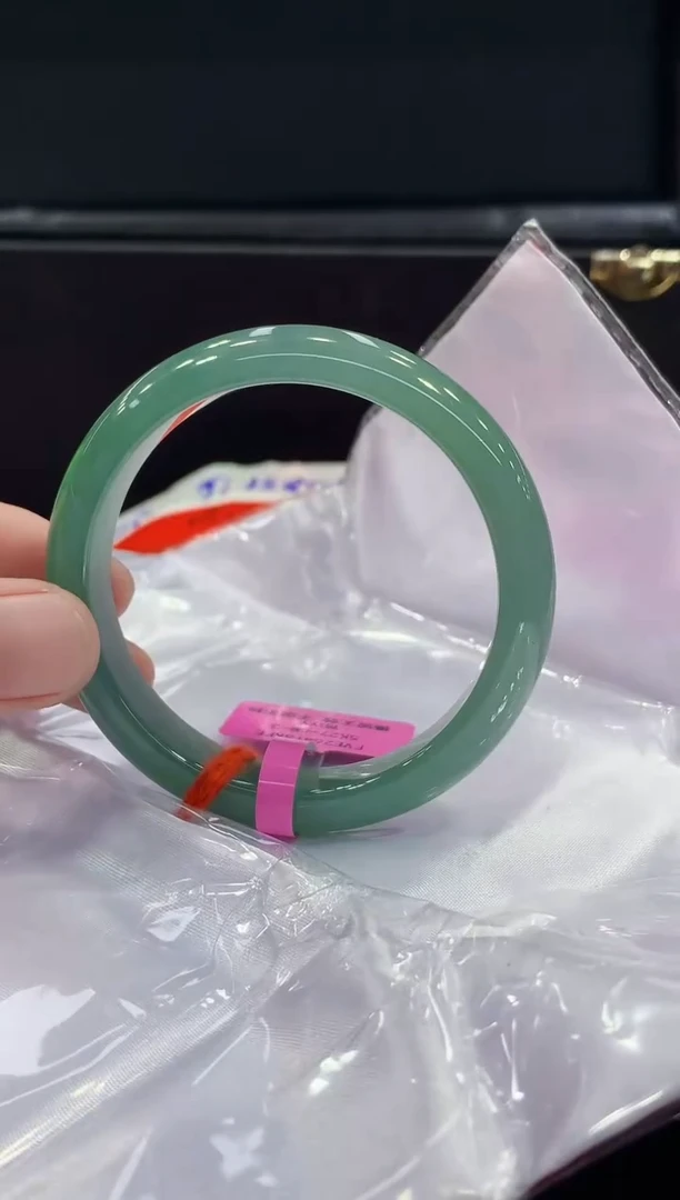 未镶嵌手镯翡翠翡翠手镯