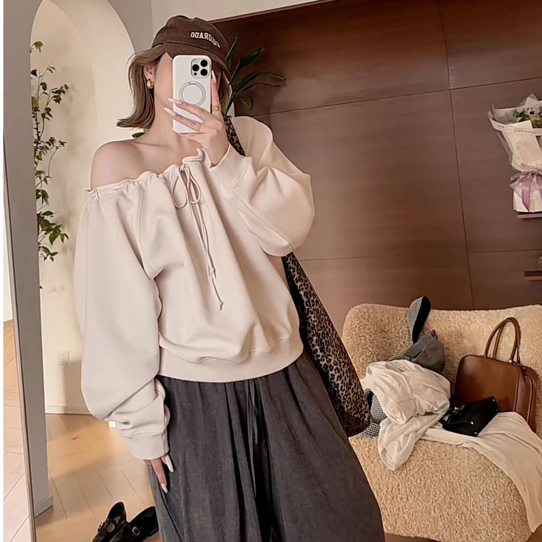 【瘦瘦】椰丝奶芙-大码春秋花边抽绳露肩斜肩长袖上衣卫衣S01374