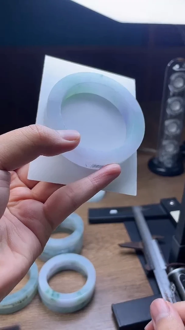 未镶嵌手镯定制翡翠小*玲定制