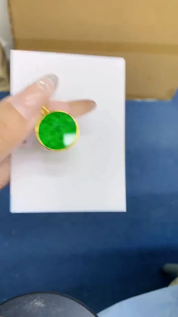 颈饰未镶嵌翡翠1