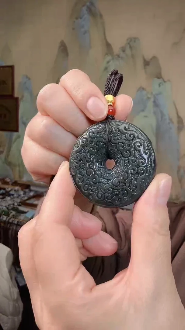 颈饰未镶嵌和田玉.