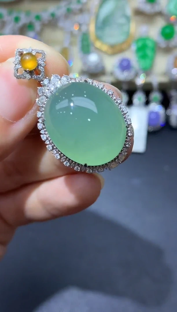 翡翠18K金镶嵌颈饰253中国好珍宝