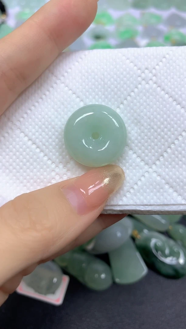 颈饰未镶嵌翡翠A货