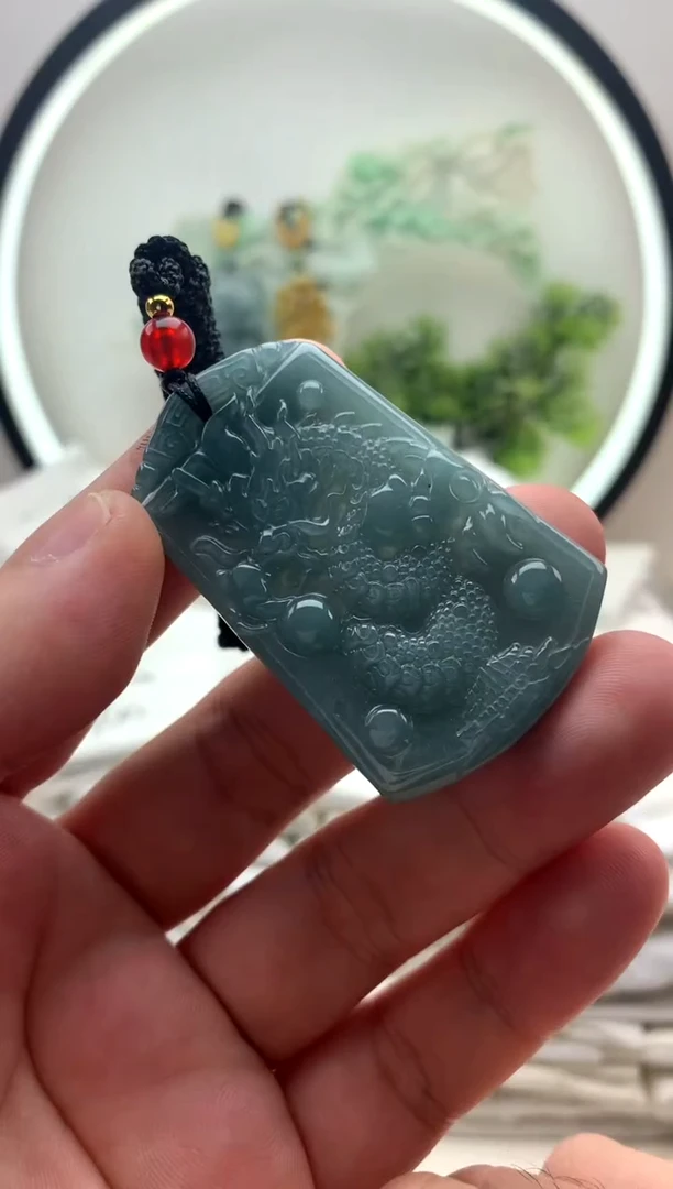 颈饰未镶嵌翡翠龙牌1