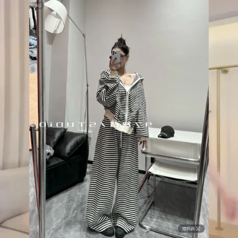2025春季新款时尚宽松显瘦女装百搭条纹连帽穿搭套装高级感