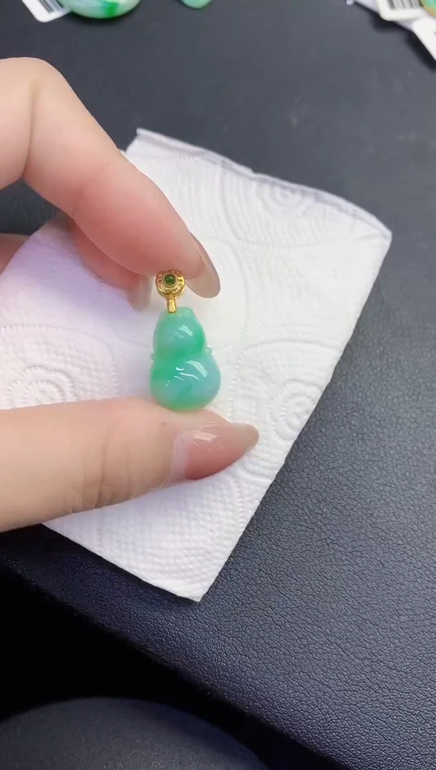 颈饰未镶嵌翡翠缅甸天然翡翠A货