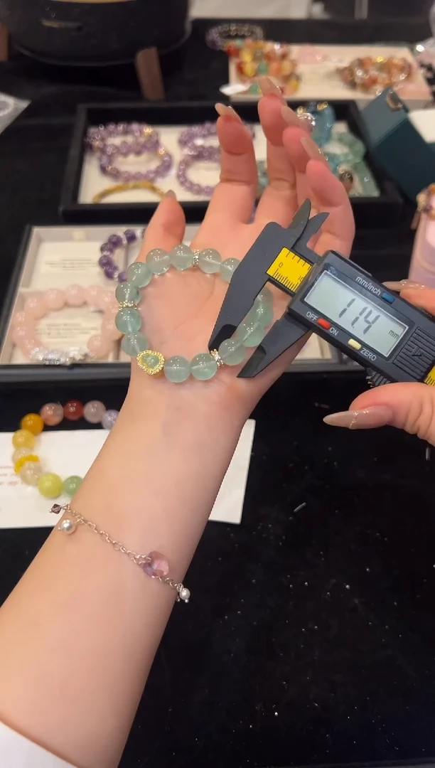 未镶嵌手链水晶绿萤石设计款手串