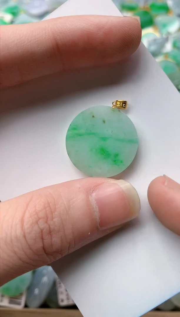 【闪购商品】翡翠颈饰18K金镶嵌35........