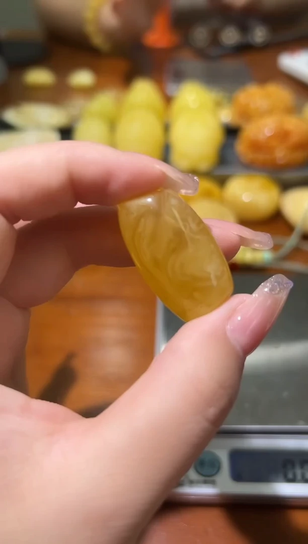 未镶嵌蜜蜡裸石琥珀蜜蜡吊坠
