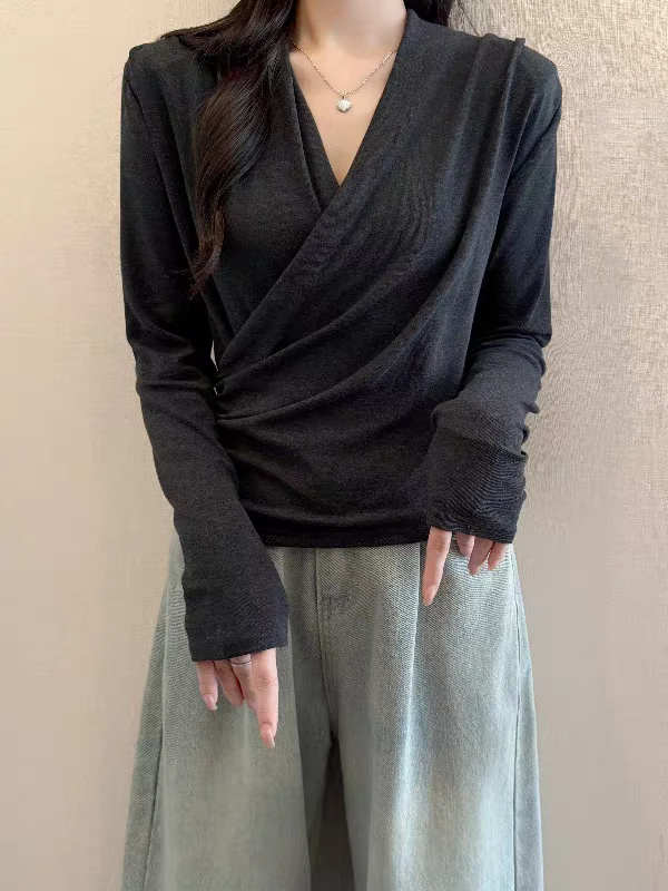 慵懒风灰色V领长袖T恤女早秋流行穿搭收腰显瘦打底衫上衣9606