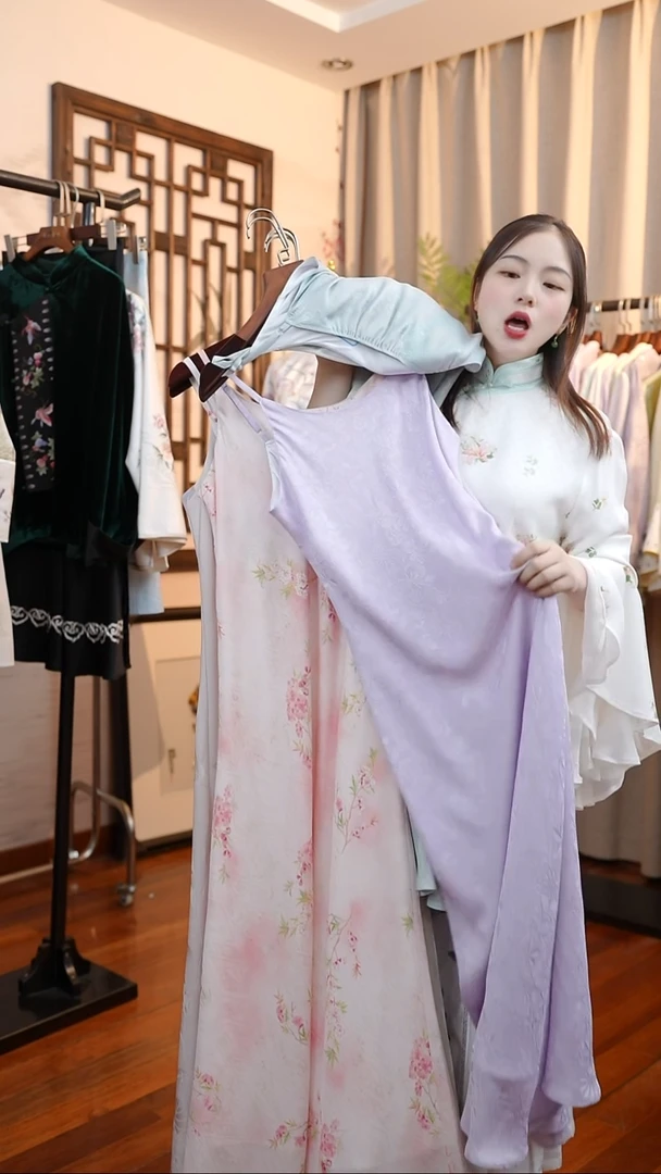 刺绣非遗真丝服饰一物一件
