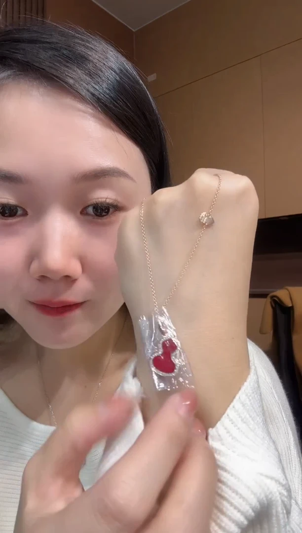 【闪购商品】钻石套链18K金镶嵌红葫芦套链