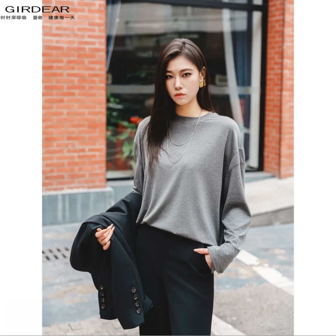 哥弟女装早春新款简约圆领宽松长袖T恤女打底百搭休闲舒适130066