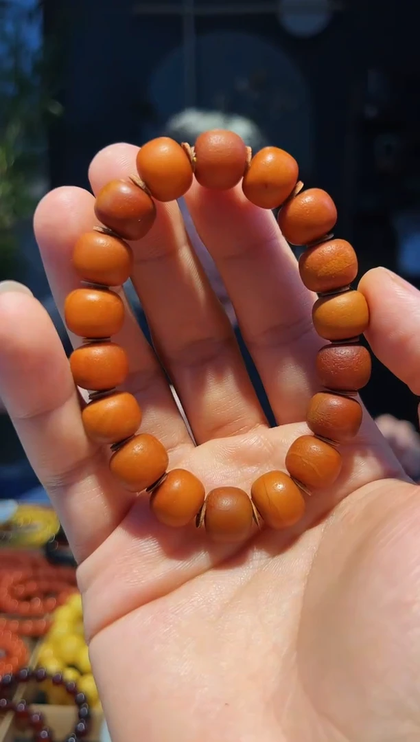 未镶嵌蜜蜡手链12左右单圈