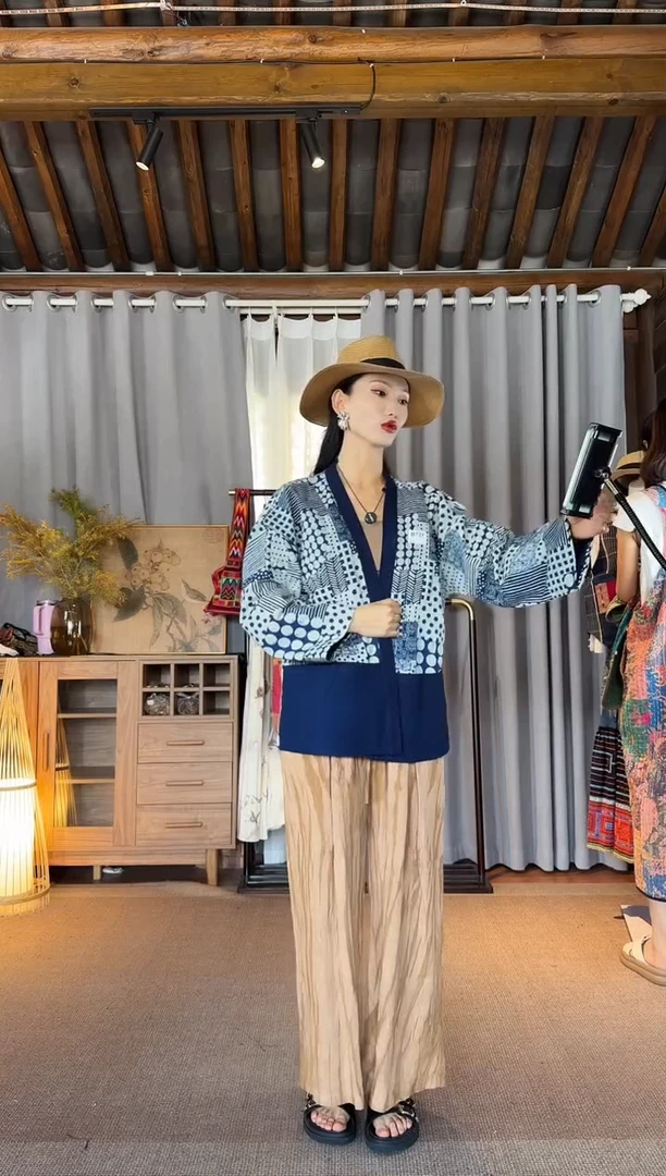 设计师款反向弹拓印外套