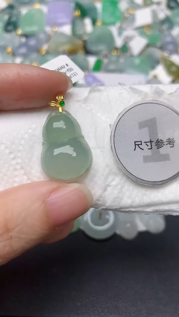 颈饰18K金镶嵌翡翠天然缅甸A货翡翠