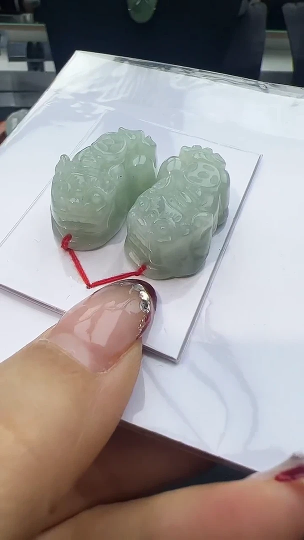 【闪购商品】翡翠挂件未镶嵌貔貅一对