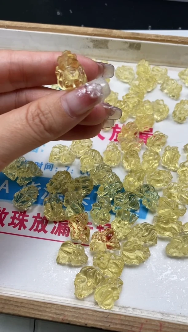 水晶耳饰未镶嵌 黄水晶 女皇九尾狐1个9.9元