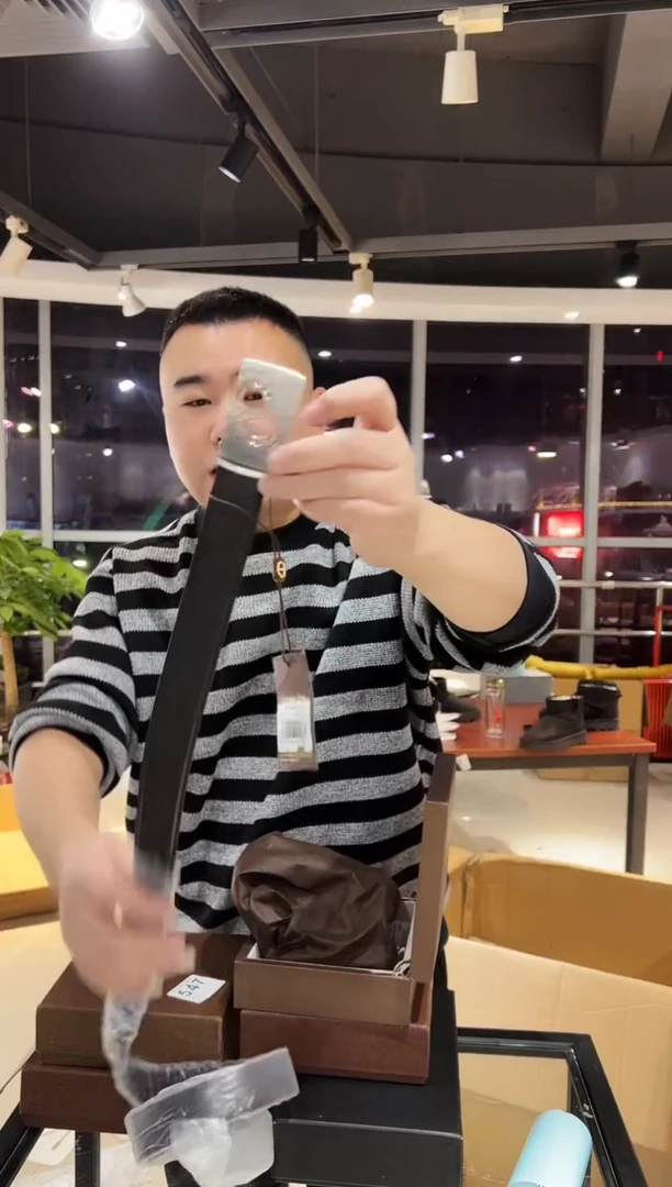 头层牛皮韩爵绅士包包皮具856/长度110