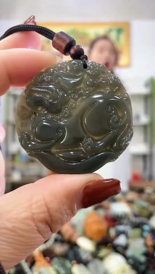 未镶嵌岫玉挂件