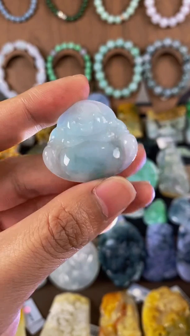 翡翠未镶嵌颈饰佛公