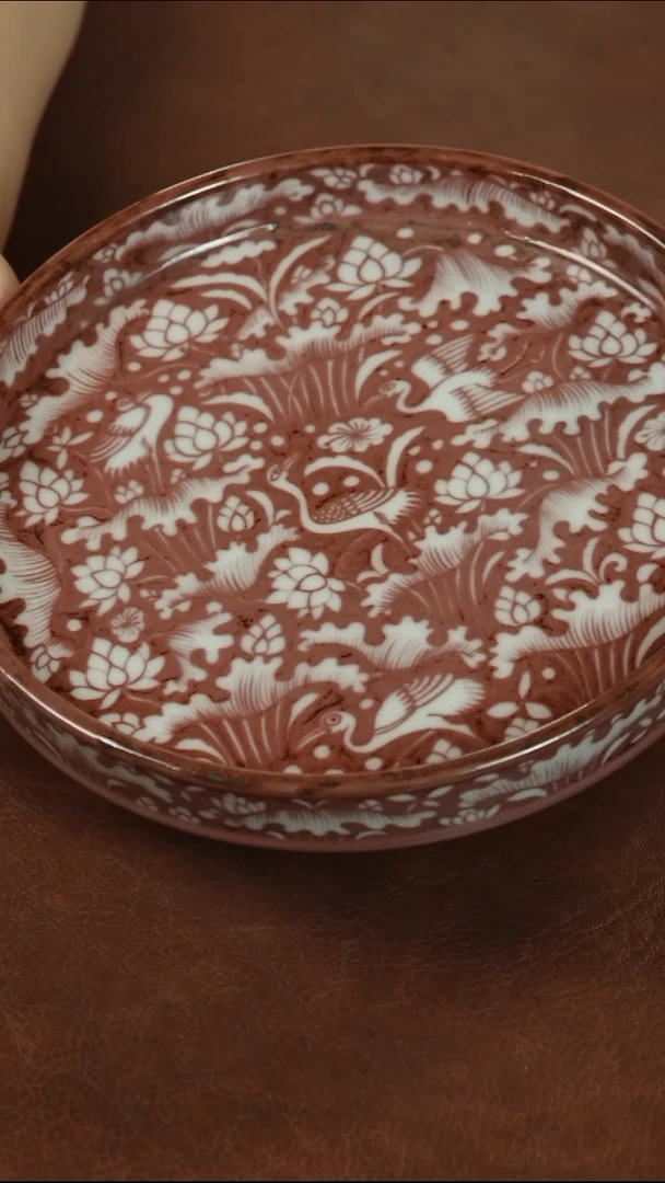 釉里红一路连科纹壶承