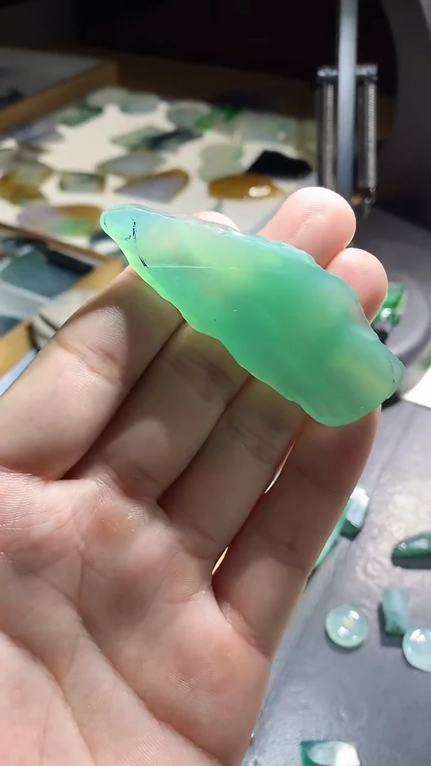 未镶嵌定制翡翠材料70.3-27.1-6.1