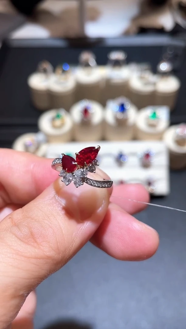 铂Pt900镶嵌戒指红宝石1.41ct