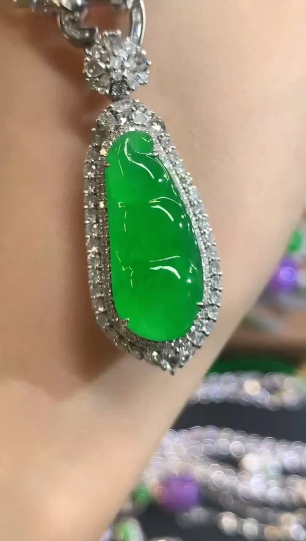 吊坠(不含链)18K金镶嵌翡翠q126