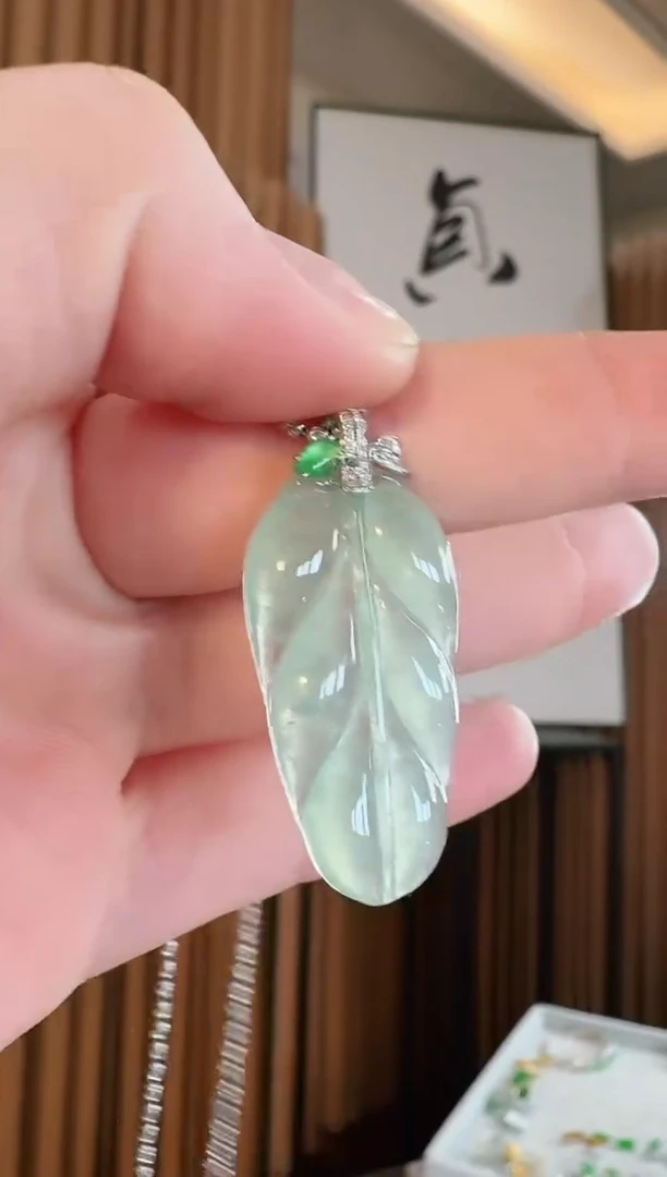 翡翠18K金镶嵌吊坠(不含链)吊坠