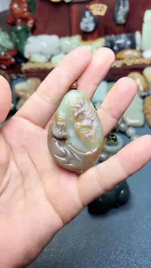 和田玉未镶嵌把件-