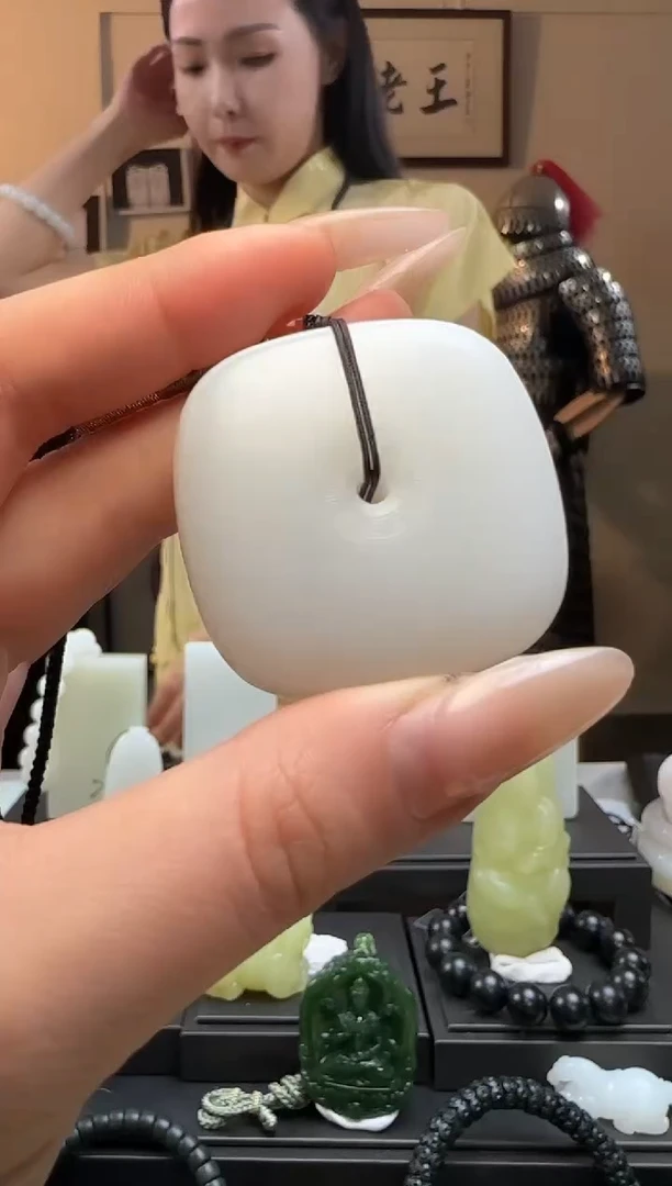 【闪购商品】和田玉玉琮未镶嵌吊坠