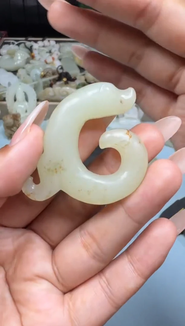 和田玉未镶嵌颈饰1