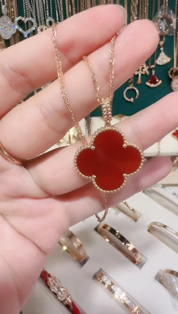 18K金镶嵌套链玛瑙/玉髓套链