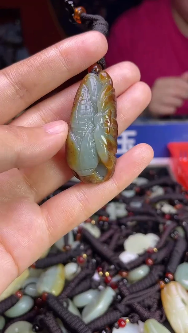未镶嵌和田玉摆件1